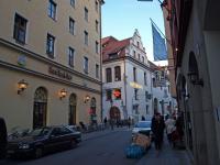Hard Rock Café, Hotel Platzl, Hofbräuhaus und Augustiner am Platzl in München auf einem Fleck