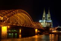 Köln in toller Nachtbeleuchtung