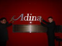 Das Team vom Front Office des Adina Frankfurt Neue Oper: Sie 'tragen' den Service von Adina