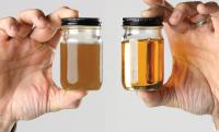 Friteusenöl vor und nach der Filterung