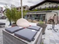 Das Hotel Post in Tirol verlängert mit heatme-Heizkissen die Abende auf der Terrasse. Sie wurden für das 4-Sterne-Hotel individuell bedruckt. / Bildquelle: Defrancesco Photography