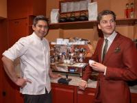 Tohru Nakamura mit seinem Restaurantleiter Markus Klaas / Bildquelle: Beide SMEG Deutschland GmbH