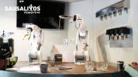 Die Roboter-Bar im Sausalitos München mixt frische Cocktails und entlastet die Mitarbeiter