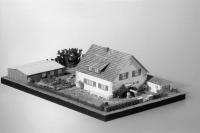 Wohnhaus der Familie Winterhalter in Friedrichshafen. Die Hütte neben dem Wohnhaus diente als erste Werkstatt und im Garten wurden die Versuche mit dem Prototypen der GS 60 gemacht.