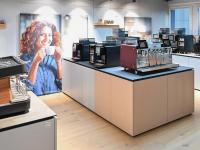 Der erste Showroom im neuen Markendesign der Franke Gruppe bereitet den Kaffeemaschinen eine passende und funktionale Bühne