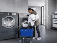 Ausgewählte Wäschereimaschinen für gewerbliche Einrichtungen bietet Miele Professional im Jubiläumsjahr zu attraktiven Konditionen an.