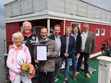 Erstes Hausboot mit 5 Sternen vom Deutschen Tourismusverband ausgezeichnet