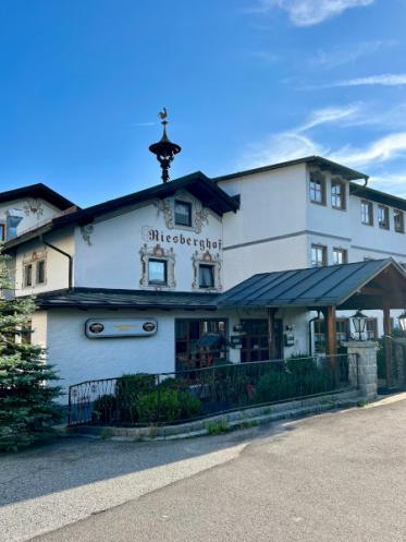 Castlewood expandiert mit Ferienhotel Riesberghof in Lindberg/Bayern